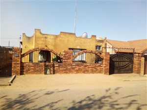 2 Bed House in Mofolo South