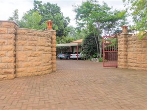 7 Bed House in Die Heuwel