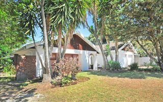 4 Bedroom House in Weybridge Park