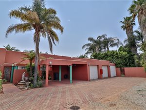 2 Bed Townhouse in Doornpoort and surrounds