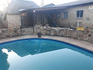3 Bed House in Geelhoutpark