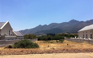 1539 m² Land available in Franschhoek