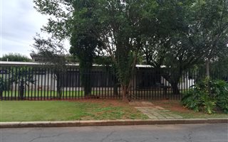 3 Bedroom House in Rowhill