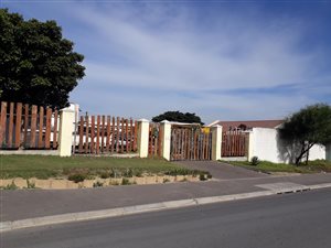 481 m² Land available in Sunbird Park