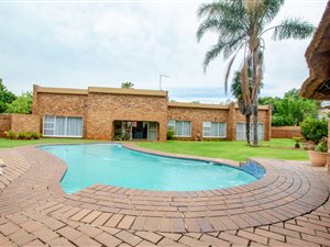 3 Bed House in Alphen Park