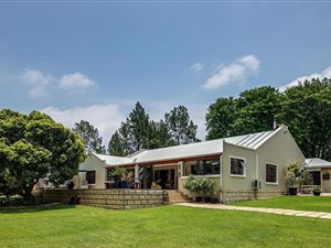 10 Bed House in Kyalami AH