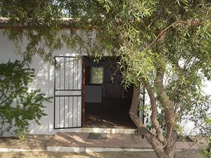 0.5 Bed Garden Cottage in Chartwell