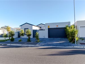 4 Bed House in Parklands