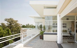 3 Bedroom Penthouse in Craighall Park