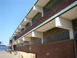 2150 m² Commercial space in Koedoespoort Industrial