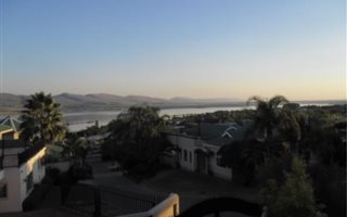 5 Bedroom House in Kosmos