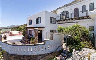 6 Bedroom House in Clovelly
