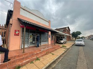 1350 m² Industrial space in Booysens Reserve