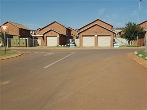4 Bedroom House in Hesteapark