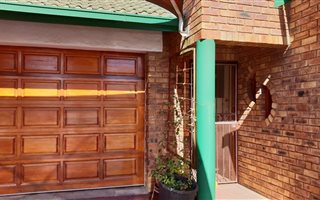 3 Bedroom Duet in Wierda Glen