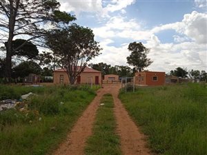 3 Bed House in Roods Gardens