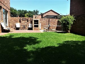 3 Bed Townhouse in Weltevreden Park