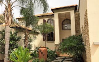 5 Bedroom House in Ruimsig Country Estate