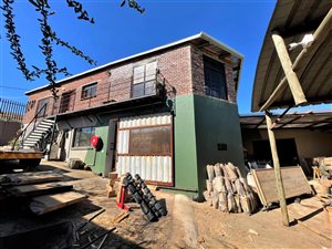 710 m² Industrial space in Industria North