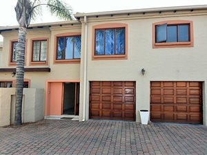 5 Bed Duplex in Woodhill