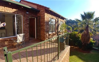 3 Bedroom Simplex in Helderkruin