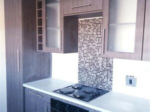 4 Bed House in Rhodesfield