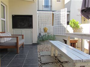 2 Bed Apartment in Nooitgedacht Estate