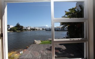 4 Bedroom House in Marina Da Gama