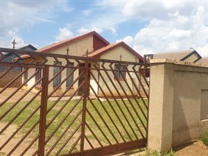 2 Bed House in Lakeside