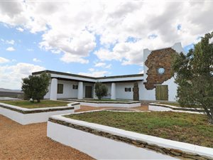211 ha Farm in Barrydale