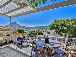 4 Bed House in Vredehoek