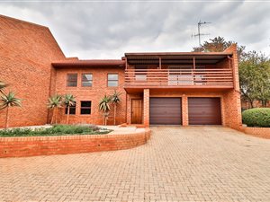 3 Bed Townhouse in La Montagne