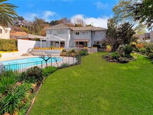 5 Bed House in Westcliff
