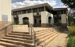 221 m² Commercial space in Illovo