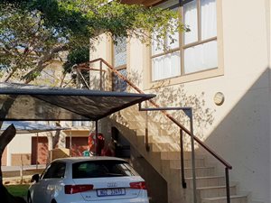 2 Bed Apartment in Illovo Beach