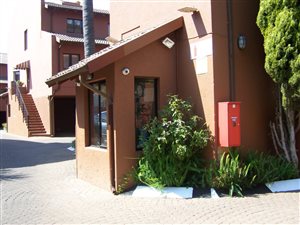 2 Bed Townhouse in Buurendal