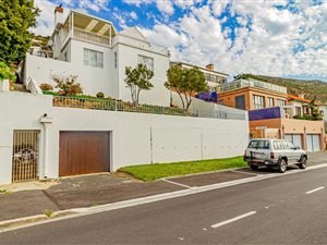 4 Bed House in Fish Hoek