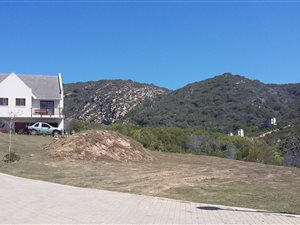 209 m² Land available in Mossel Bay Central