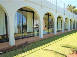 6 Bed House in La Lucia