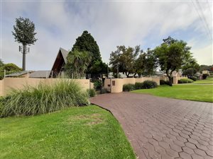 157 m² Commercial space in Waterkloof Ridge