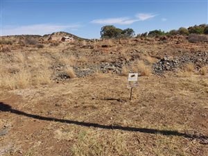 1003 m² Land available in Woodland Hills