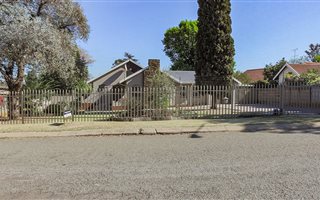 3 Bedroom House in Brackendowns