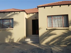 1.5 Bed House in Country View