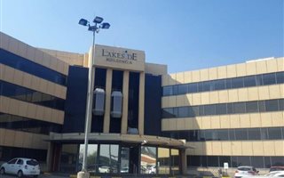 1995 m² Commercial space in Die Hoewes