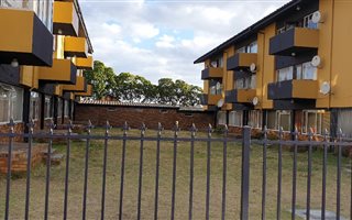 2 Bedroom Apartment in Parow Valley