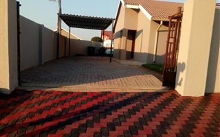 3 Bedroom House in Cosmo City