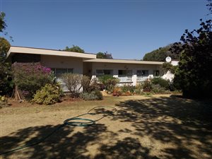 5 Bed House in Monument