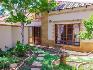 3 Bed Duplex in Highveld