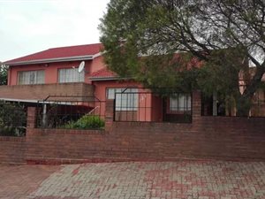 3 Bed House in Alexandra