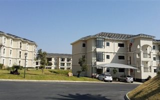 3 Bedroom Apartment in Summerset